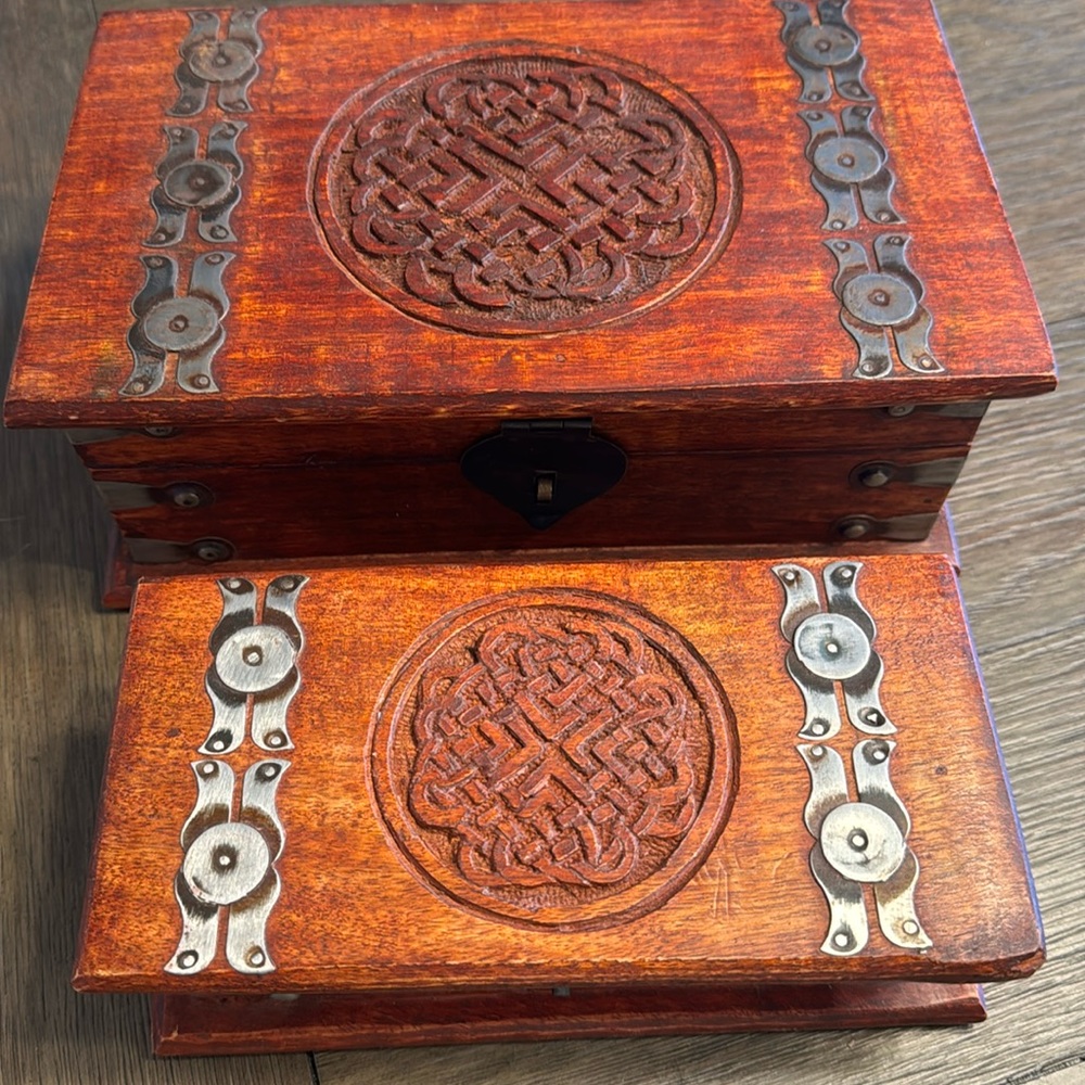 Celtic knot chest set wood carved red mango